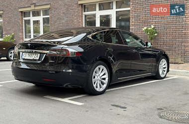Лифтбек Tesla Model S 2017 в 