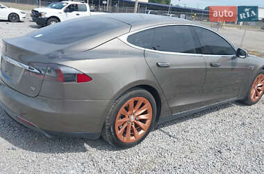 Лифтбек Tesla Model S 2016 в 