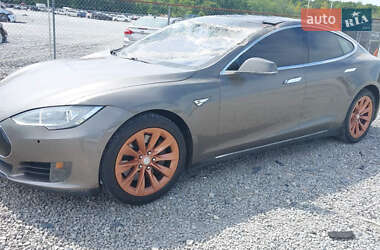 Лифтбек Tesla Model S 2016 в 