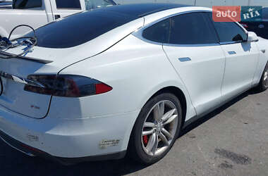 Лифтбек Tesla Model S 2014 в Львове