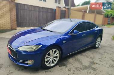 Tesla Model S 2016
