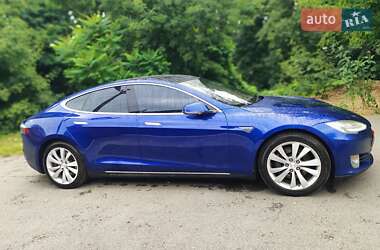 Лифтбек Tesla Model S 2016 в 