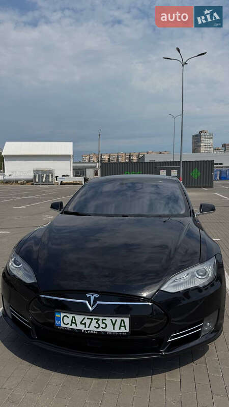 Ліфтбек Tesla Model S 2015 в 