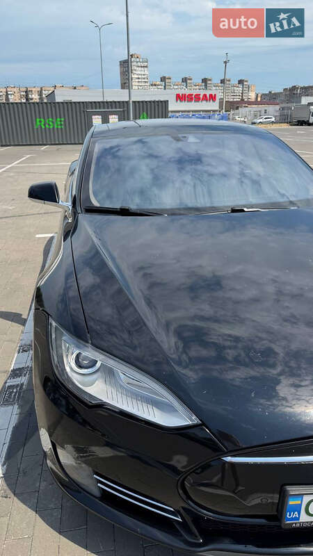 Ліфтбек Tesla Model S 2015 в Одесі