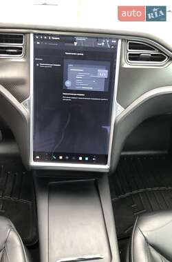 Лифтбек Tesla Model S 2016 в 