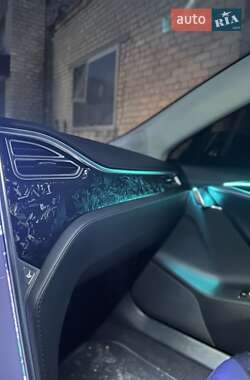 Лифтбек Tesla Model S 2014 в 