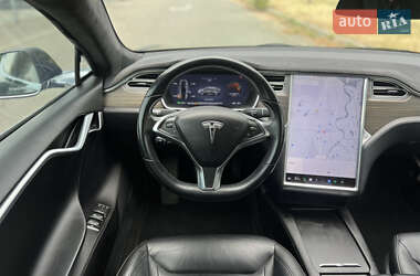 Лифтбек Tesla Model S 2016 в 