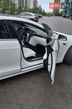 Ліфтбек Tesla Model S 2017 в 