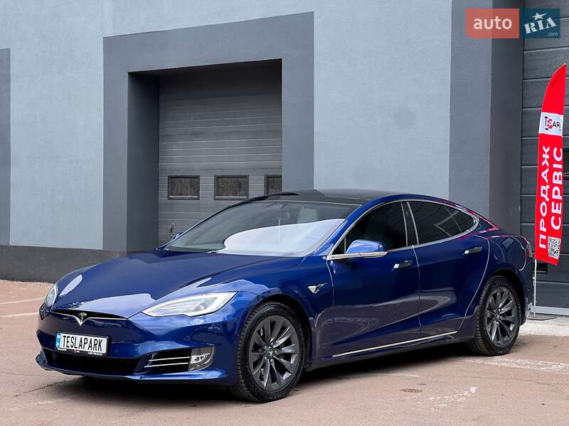 Лифтбек Tesla Model S 2018 в Киеве