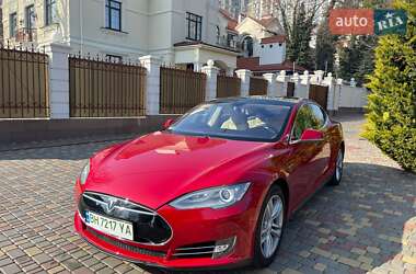 Лифтбек Tesla Model S 2013 в 