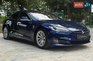 Лифтбек Tesla Model S 2017 в 