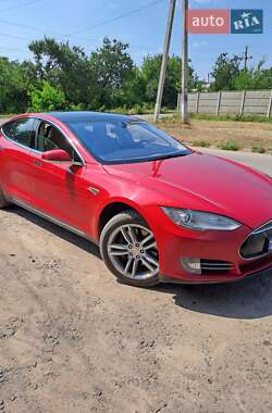 Лифтбек Tesla Model S 2015 в Славянске