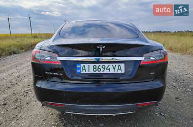 Лифтбек Tesla Model S 2014 в 