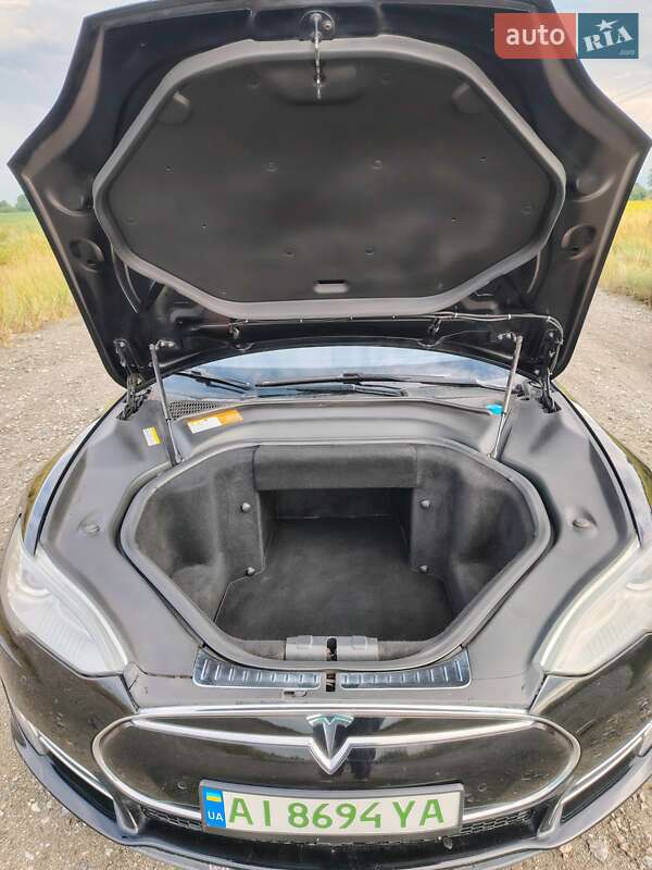 Ліфтбек Tesla Model S 2014 в Києві
