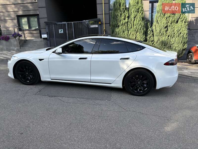 Ліфтбек Tesla Model S 2017 в Києві