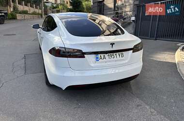 Лифтбек Tesla Model S 2017 в 