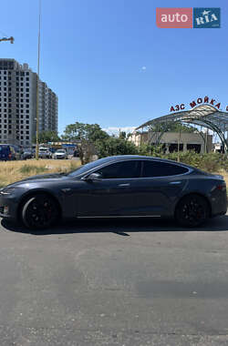 Лифтбек Tesla Model S 2016 в 
