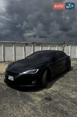 Лифтбек Tesla Model S 2018 в 
