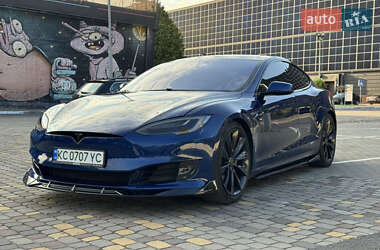 Лифтбек Tesla Model S 2016 в 
