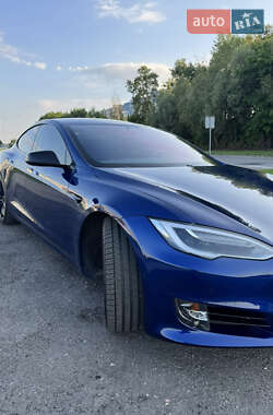 Лифтбек Tesla Model S 2016 в 