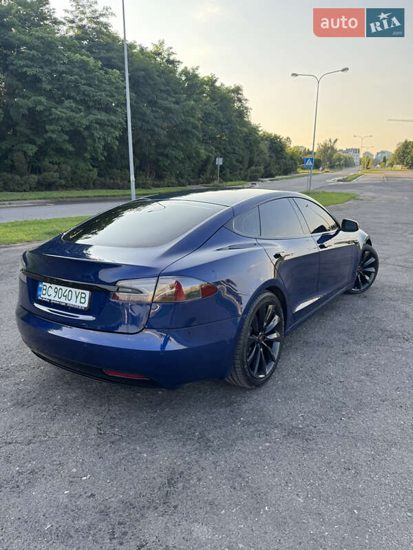 Ліфтбек Tesla Model S 2016 в Львові
