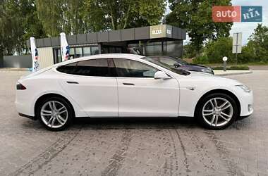 Ліфтбек Tesla Model S 2014 в 