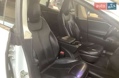Ліфтбек Tesla Model S 2014 в 