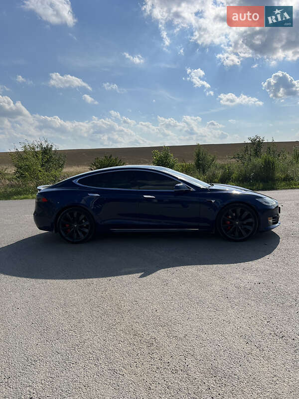 Лифтбек Tesla Model S 2016 в Тернополе