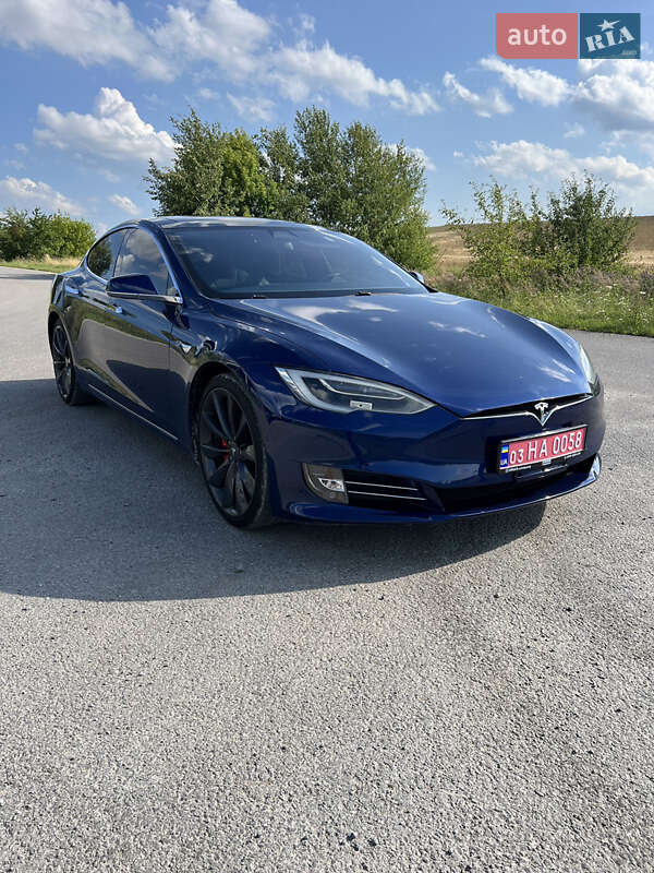 Лифтбек Tesla Model S 2016 в 