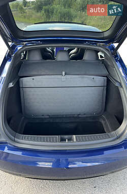 Лифтбек Tesla Model S 2016 в 
