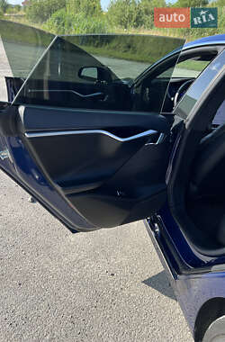 Лифтбек Tesla Model S 2016 в 