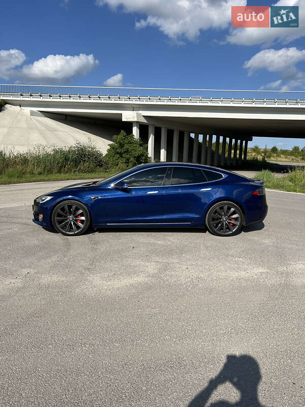 Лифтбек Tesla Model S 2016 в Тернополе