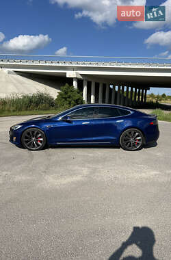 Лифтбек Tesla Model S 2016 в 