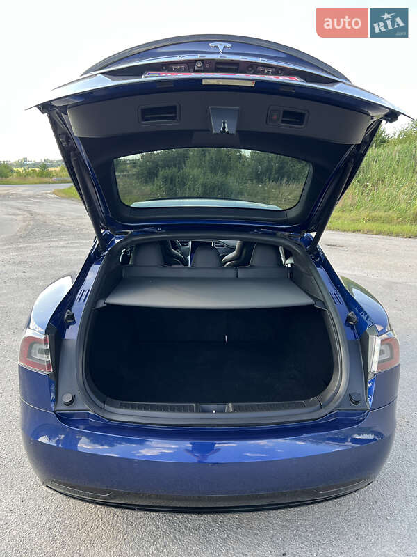 Лифтбек Tesla Model S 2016 в Тернополе