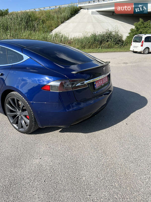 Лифтбек Tesla Model S 2016 в Тернополе