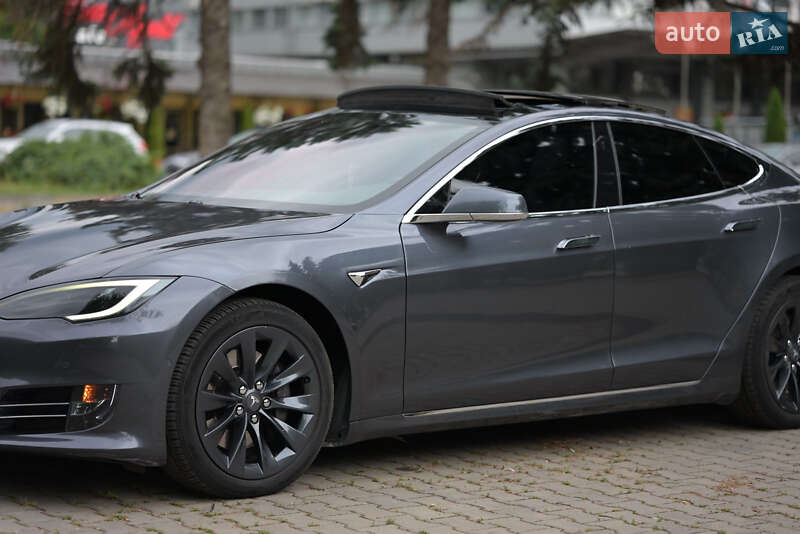 Лифтбек Tesla Model S 2018 в Черновцах фото 9 Лифтбек Tesla Model S 2018 в Черновцах