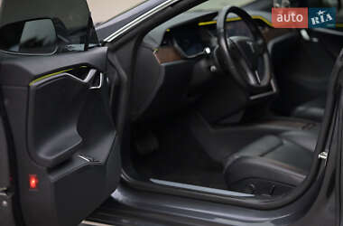 Лифтбек Tesla Model S 2018 в 