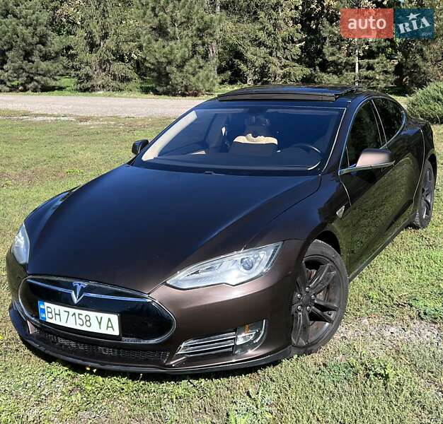 Tesla Model S 2013