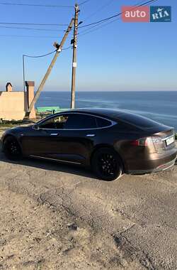 Лифтбек Tesla Model S 2013 в 
