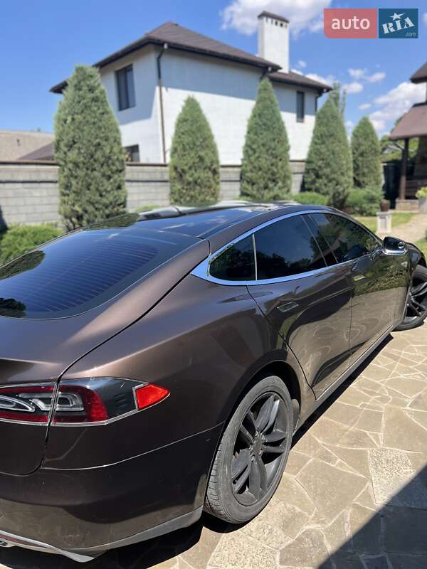 Ліфтбек Tesla Model S 2013 в Одесі