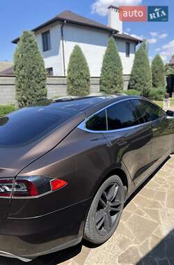 Лифтбек Tesla Model S 2013 в 