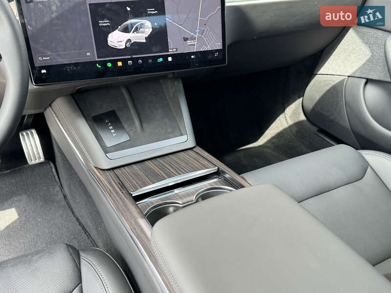 Лифтбек Tesla Model S 2024 в Рогатине