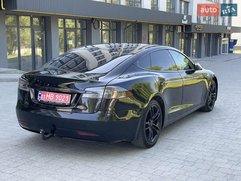 Ліфтбек Tesla Model S 2019 в Новояворівську