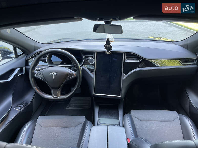 Ліфтбек Tesla Model S 2019 в Новояворівську