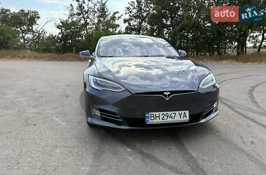 Лифтбек Tesla Model S 2016 в 