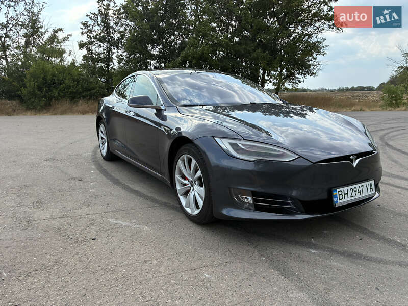 Tesla Model S 2016