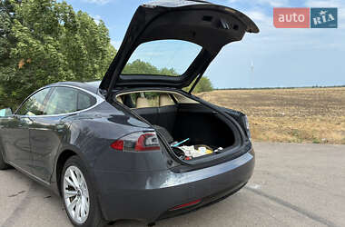 Лифтбек Tesla Model S 2016 в 