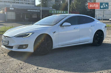 Лифтбек Tesla Model S 2018 в 