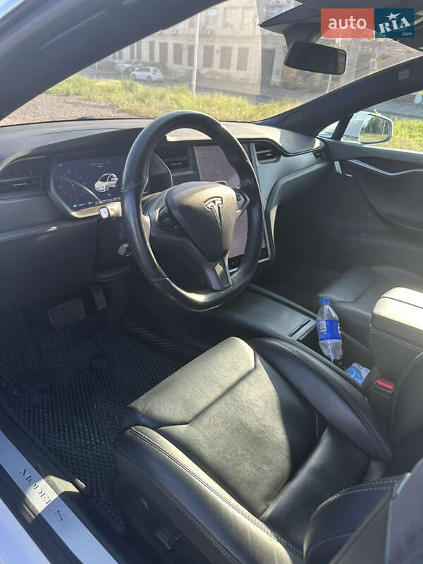 Лифтбек Tesla Model S 2018 в Харькове