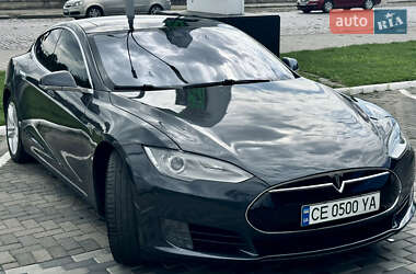 Лифтбек Tesla Model S 2015 в 
